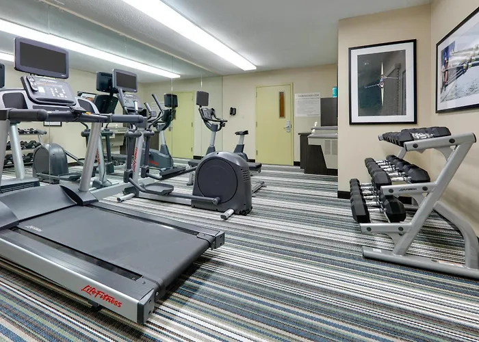 Luxury hotel only: Candlewood Suites Salina By Ihg