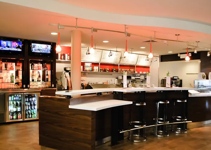 Pet Friendly hotel: Courtyard By Marriott Salina